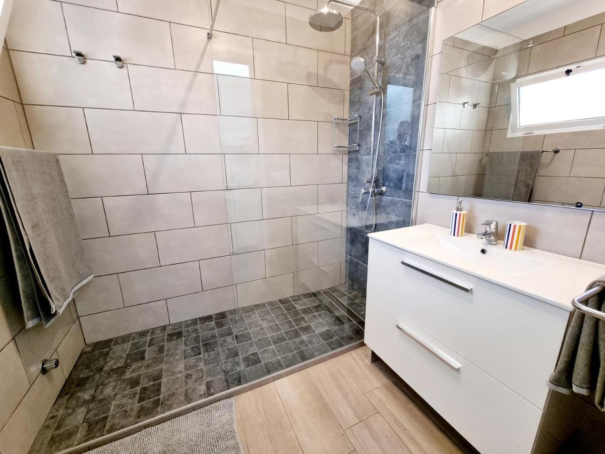 Apartamento Luca 05 En Playa Roca Costa Teguise Eksteriør bilde